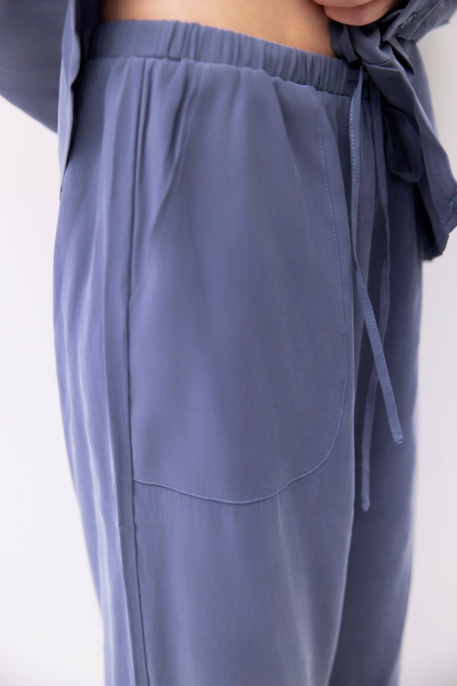 9084436185309, The Ellis Pants, Bottoms, All Row, Basic,Basics,Bottoms,Casual,cf-size-l,cf-size-m,cf-size-s,cf-vendor-mod-ref,Comfortable,Drawstring,drawstring waist,Everyday,Front Pocket,Lightweight,Long Pants,Loose,Loose Fit,mid rise,modref,Pants,Patch Pockets,Pockets,Sets,Spring,straight fit,Transitional,white,women,Womens, Information The Ellis Pants feature a loose, wide-leg fit crafted from lightweight, brushed woven fabric. The adjustable drawstring waist and front patch pockets combine comfort and s