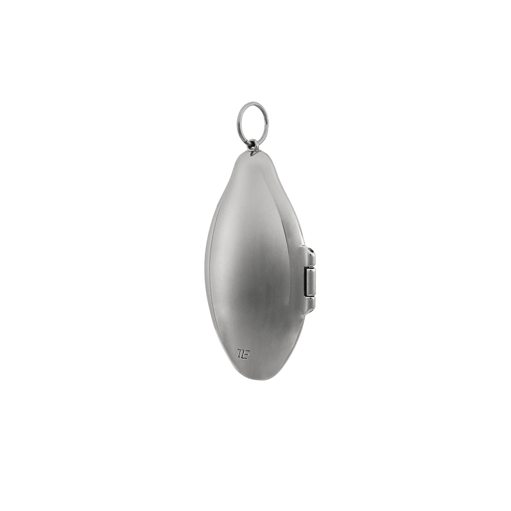 8987274150109, The Seed Case Pendant, Accessories, The Empathist, accessories,empathist,keychain,keyring,pendant, The Seed Case Pendant is mini case that resembles the shape of pumpkin seeds. It can be opened and closed by a magnet inserted inside. May be used as a pendant to carry small items. The O-ring on the top can be combined with the seed key ring.The case is made of zinc alloy and has high corrosion resistance, finished with glossy nickel plating. Details: MATERIALS : Nickel Plated Zinc Alloy ORIGIN