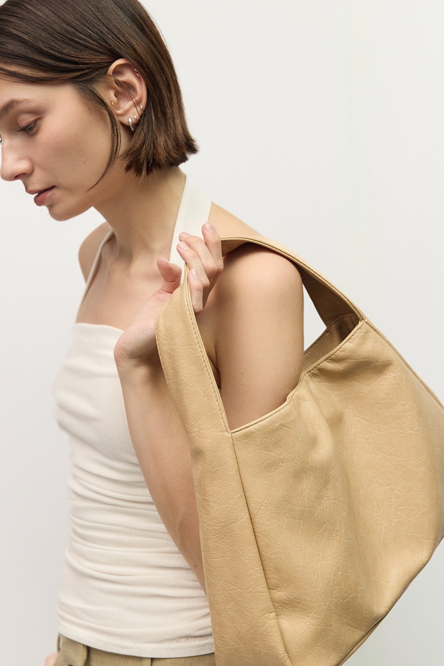 The Des Shoulder Bag