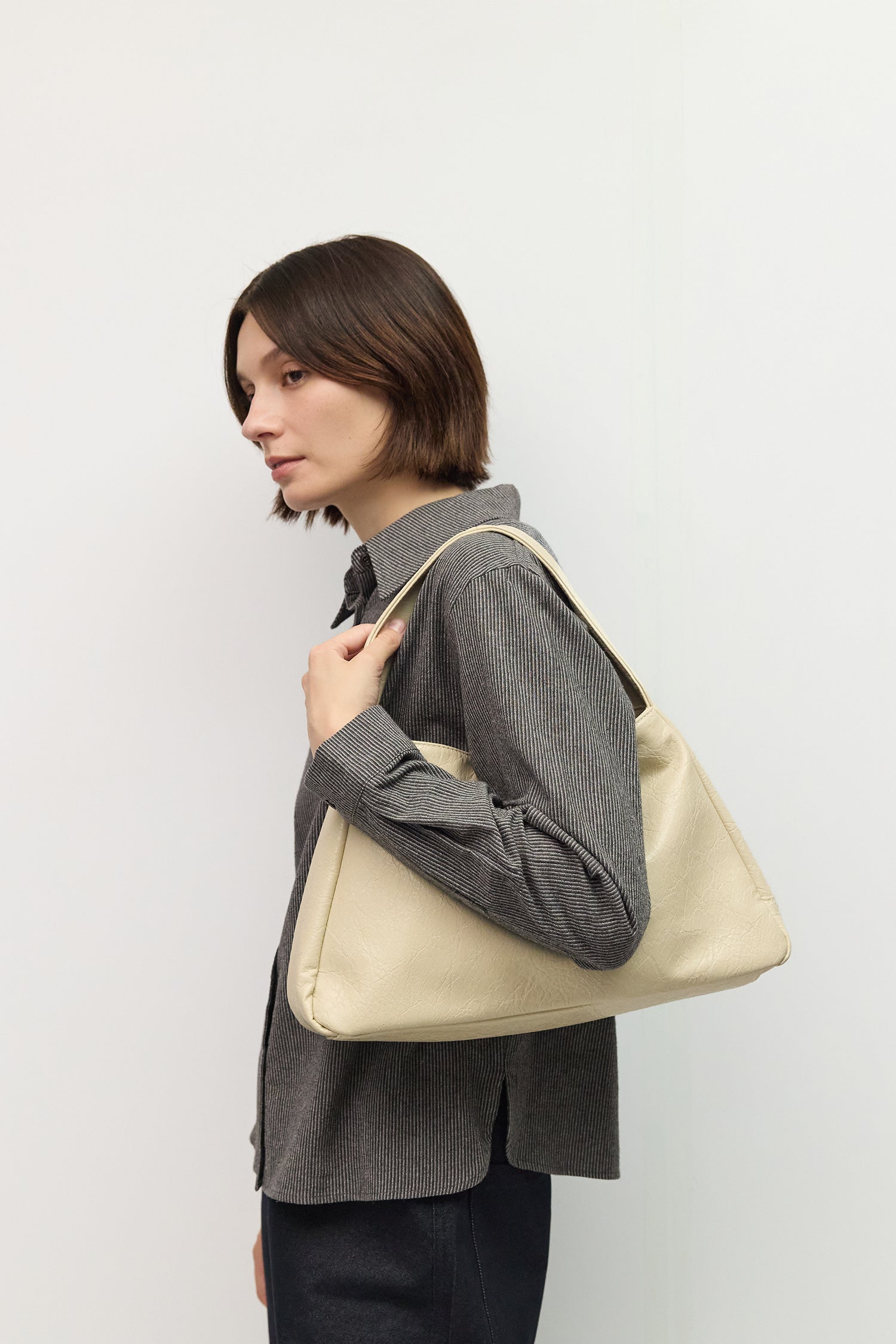 The Des Shoulder Bag