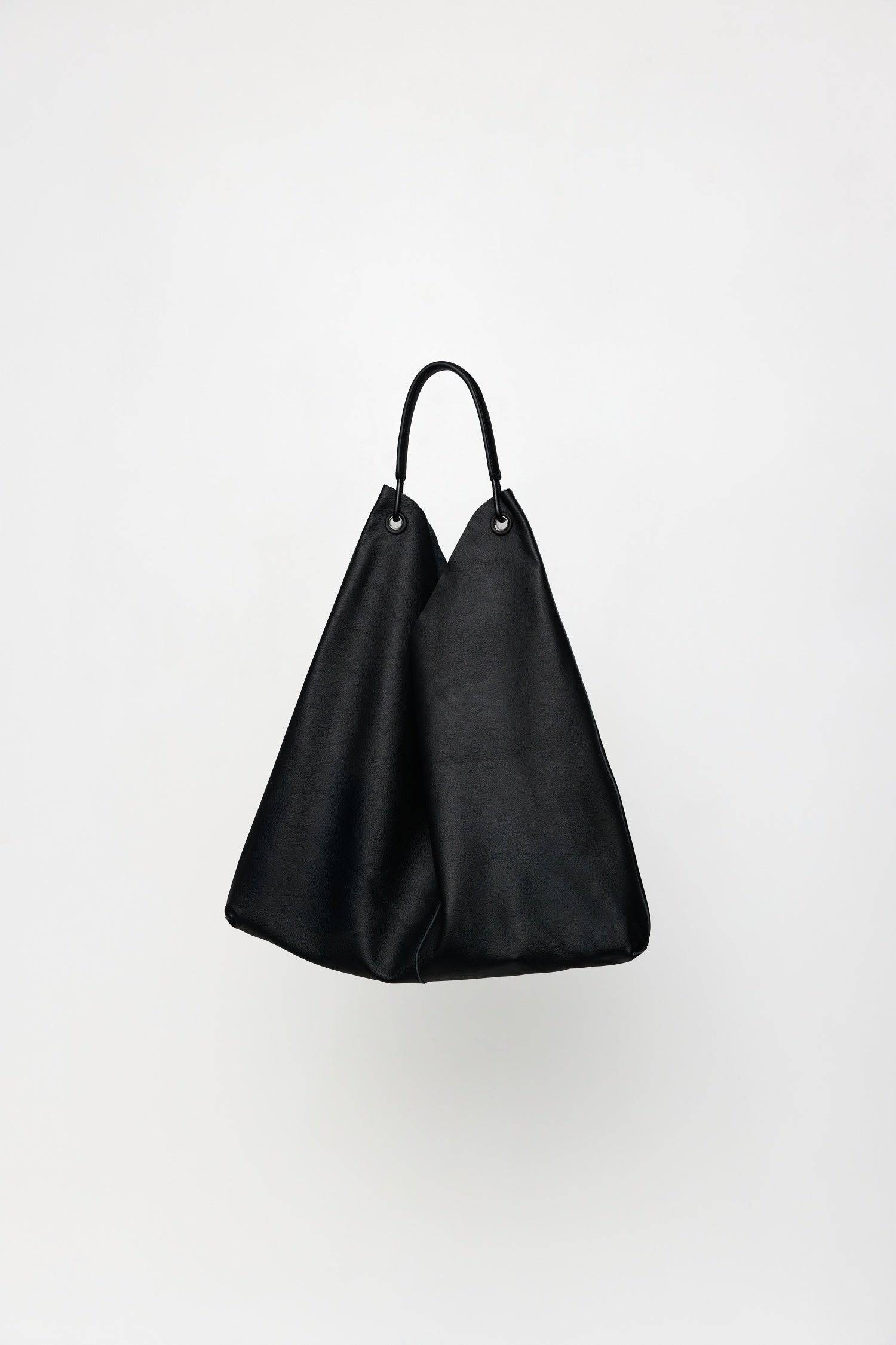 バッグ simple project Wrinkled Bag carbon black The Kenzie Bindle Bag | Mod Ref