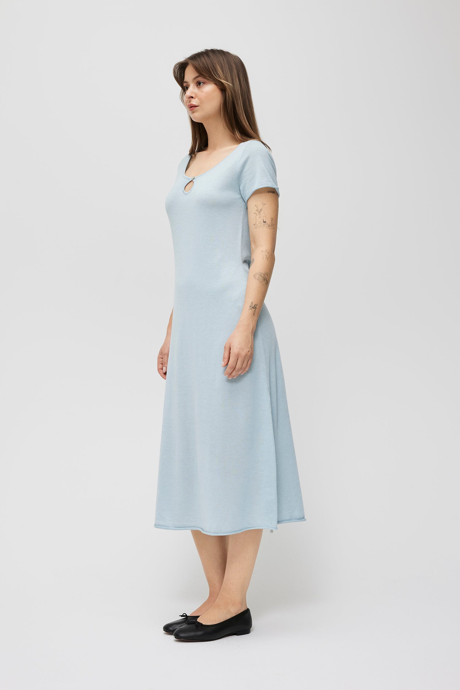 IRENE diamond slit knit dress ふじあみさん着用 The Irene Dress | Knit Keyhole Midi Dress