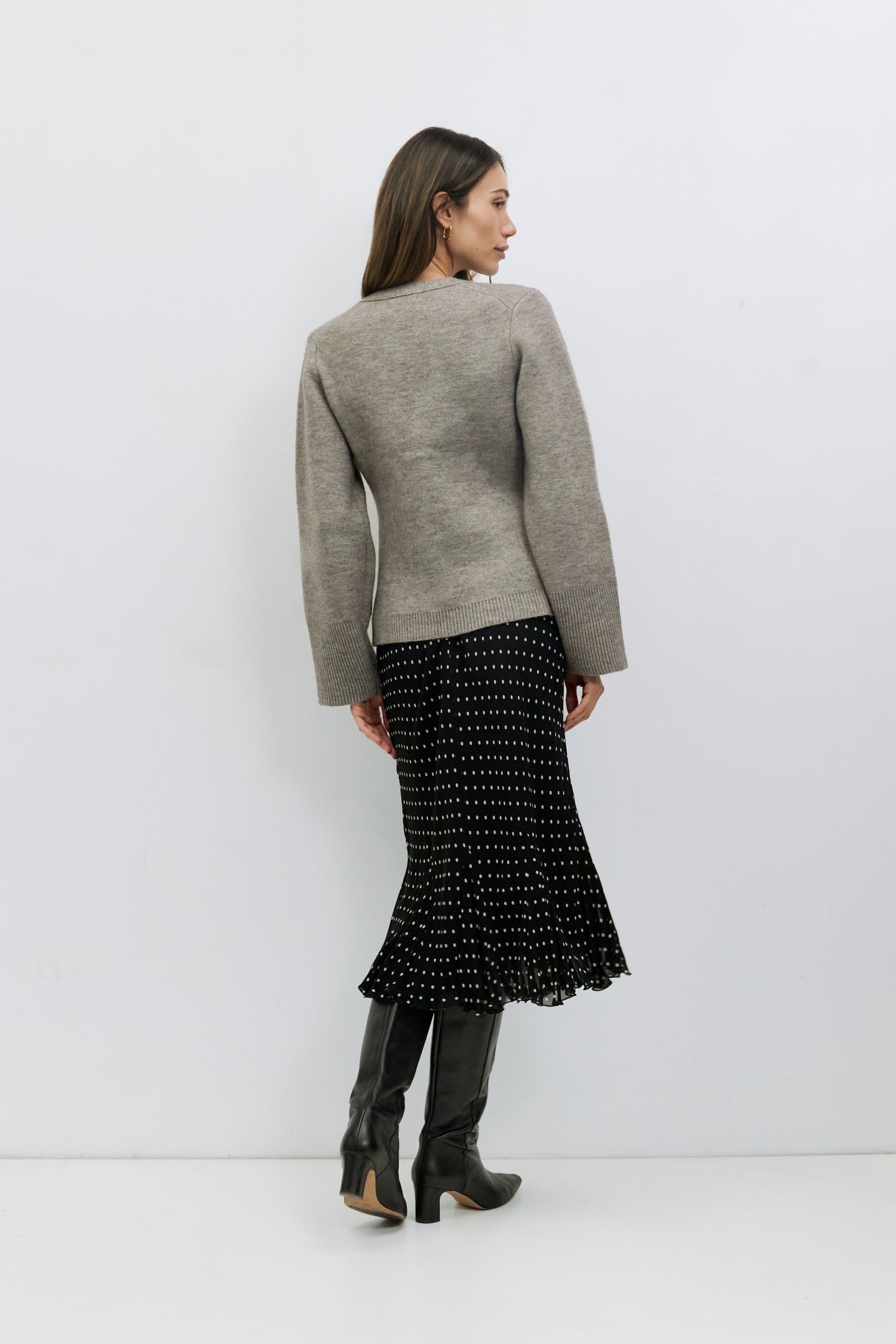 The Mona Cardigan - Outerwear | Mod Ref | Common Market