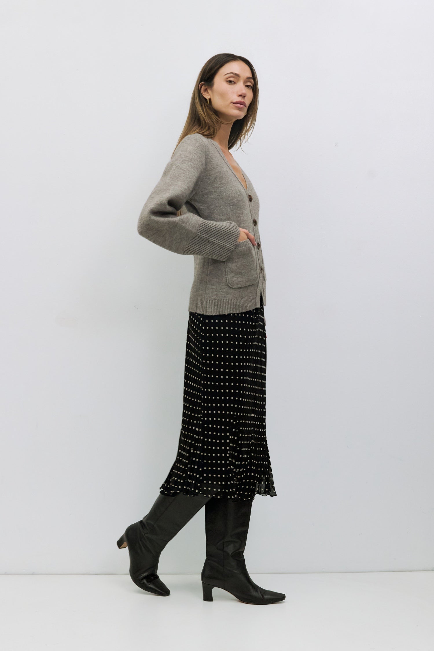 The Mona Cardigan - Outerwear | Mod Ref | Common Market