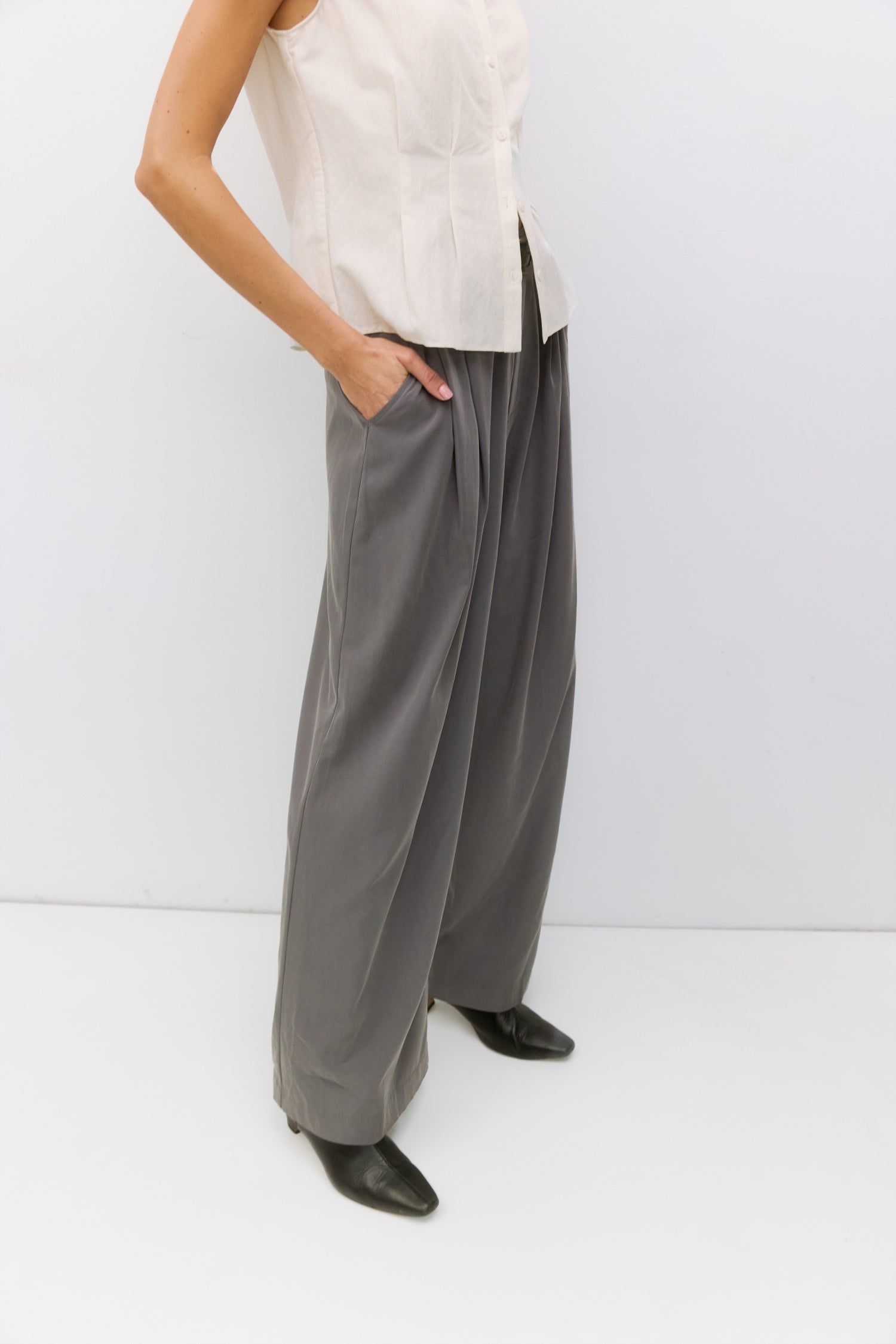 The Garner Pants | Double Pleated Wide Leg Pants