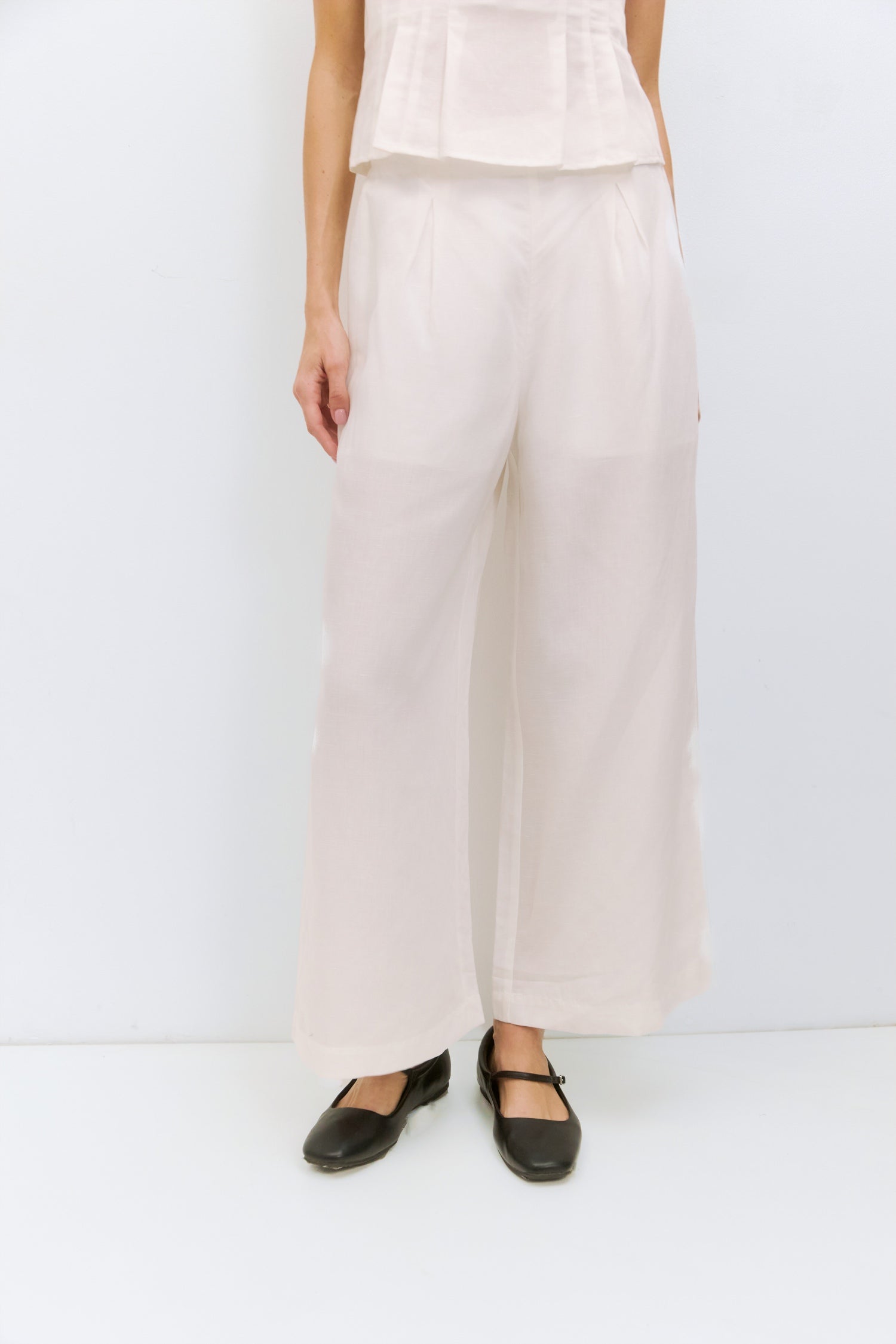 The Jocelyn Pants | Pleated Linen Pants