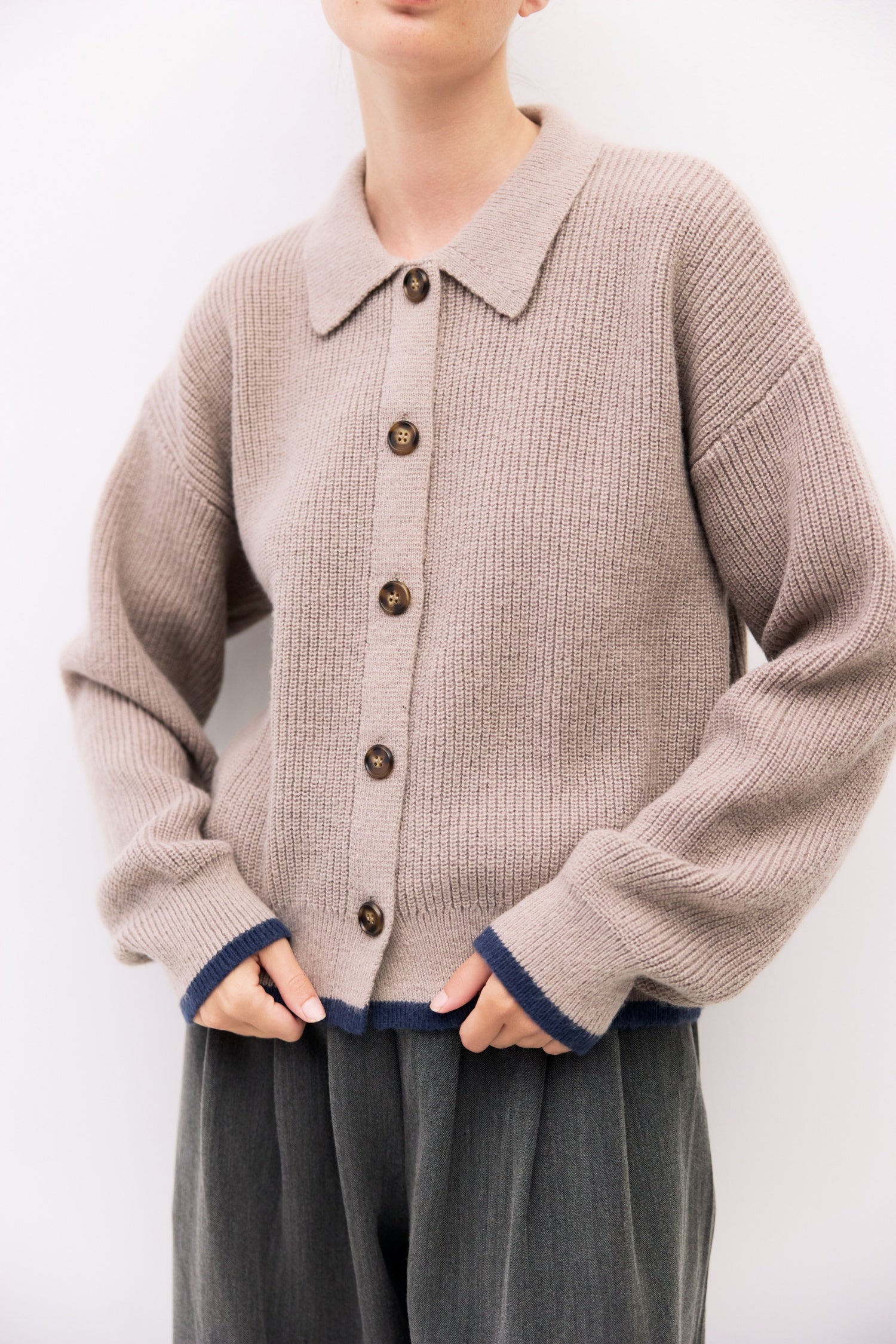 トップス HIGH TWIST WOOL KNIT SHIRT CARDIGAN The Hans Cardigan | Contrast Hem Collared Cardigan