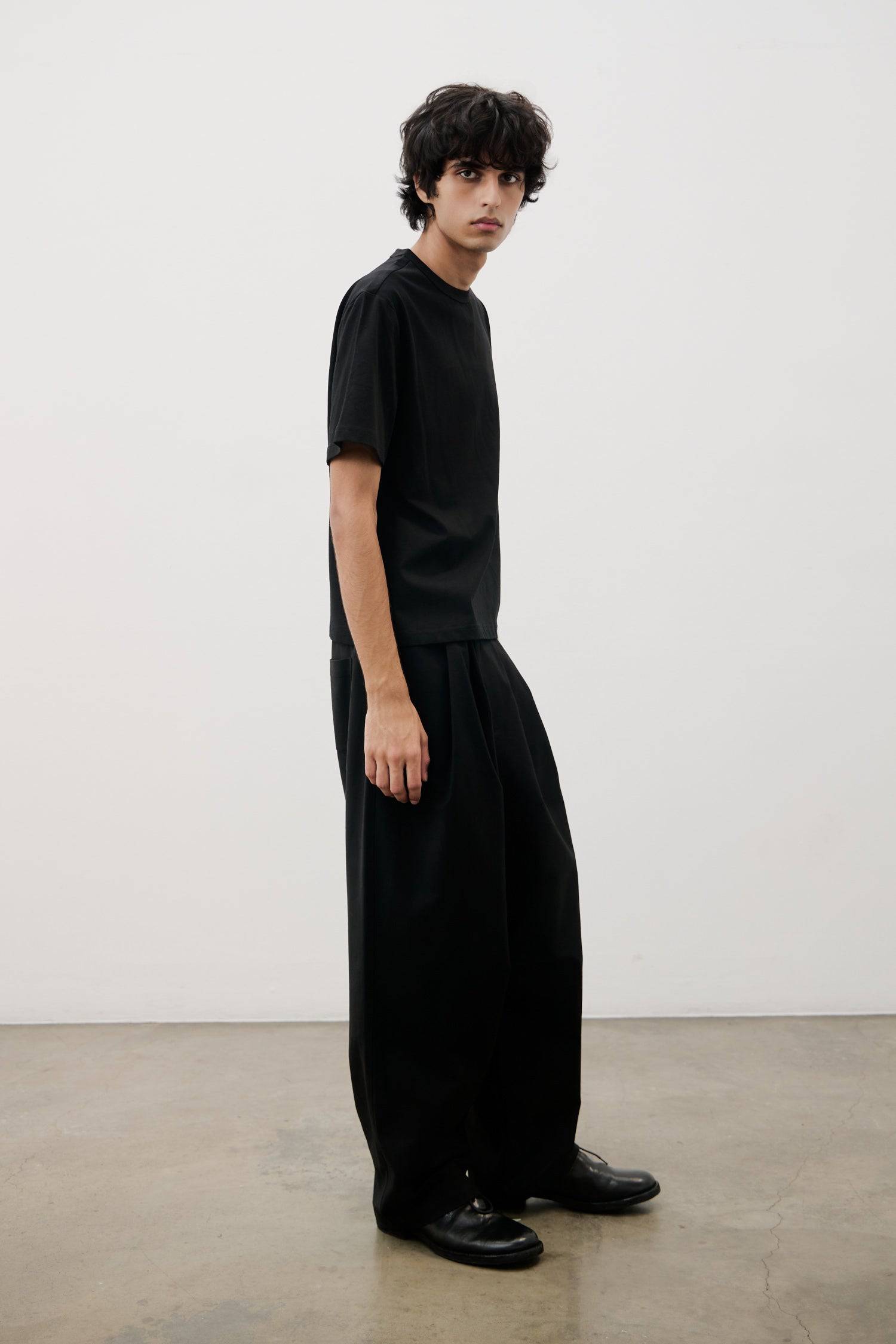9094387925213, The Colin Top, Tops, Common Market, Basics,Black,Blue,Casual,cf-color-black,cf-color-white,cf-size-l,cf-size-m,cf-size-s,cf-size-xl,cf-size-xxl,cf-vendor-common-market,Charcoal,Comfortable,Everyday,Grey,Heather Grey,Men's,Ribbed,Ribbed Fabric,Ribbed Top,Short Sleeve,Solid,T-Shirt,Tee,Tops, Information The Colin Top is a relaxed-fit tee crafted from midweight cotton jersey for soft, everyday comfort. Featuring a classic crewneck and short sleeves, it’s a versatile essential for any wardrobe. D