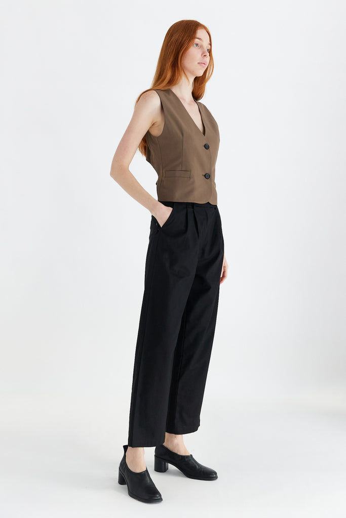 Women's Back Cut Out Vest
