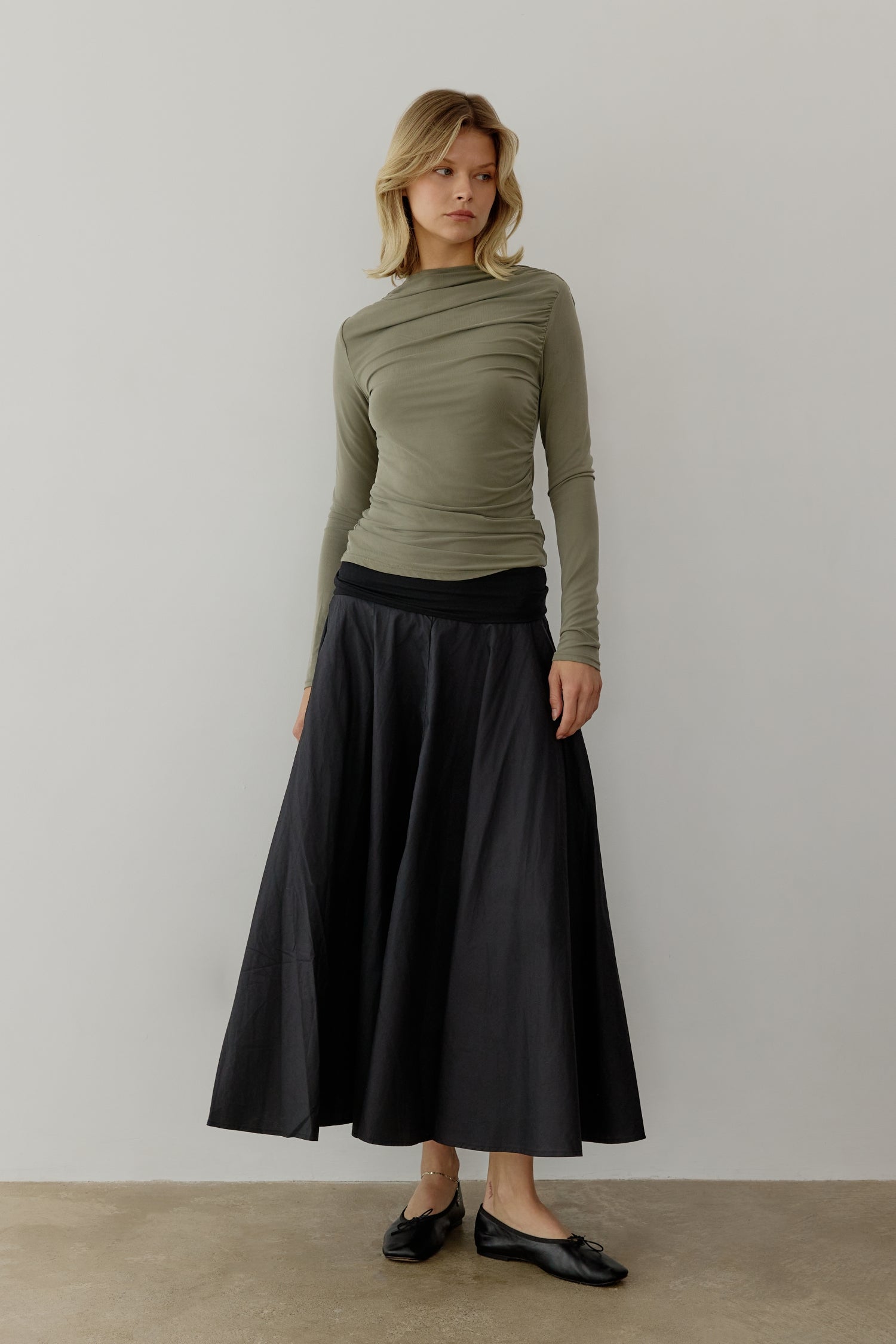 8809551921373, The Calix Top, Tops, All Row, All Row,allrow,brown,Casual,cf-color-black,cf-color-brown,cf-size-l,cf-size-m,cf-size-s,cf-vendor-all-row,Fall,Fitted Top,knit,Knit Top,layer,layering,Layers,Long Sleeve Top,Mock neck,modal,new,Shirred Bodice,Short Sleeve,thin,Tops,Transitional,Winter,Women's,womens top, Information The Calix Top is a mock neck long-sleeve top crafted from a washed modal fabrication offering a soft and comfortable feel. The fitted bodice and straight neckline create a flattering 